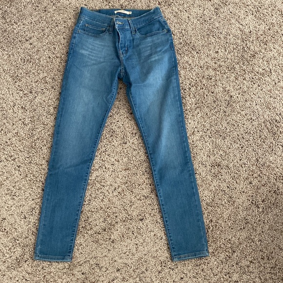 Levi Skinny Jeans - Picture 3 of 7